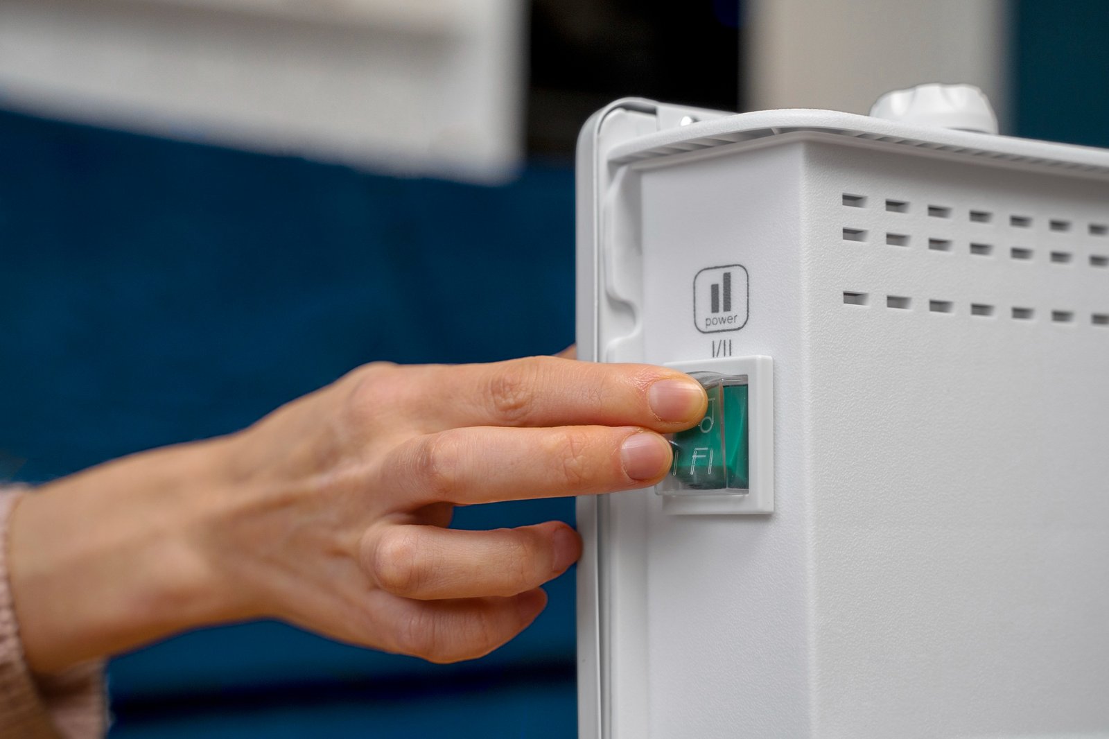Hybrid Solar Inverter Solutions by MSEB Power